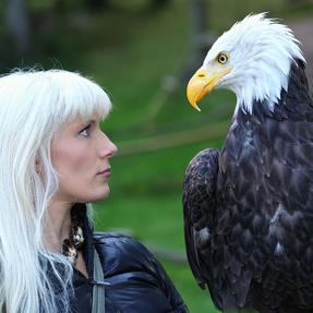 Lisa Schubach mit Weißkopfadler