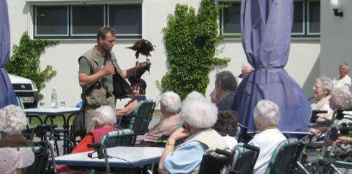 Flugshow im Seniorenheim