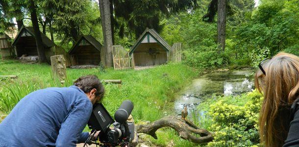 Fotoshooting-Vorbereitungen in der Falknerei